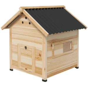 Maison en bois avec toit ouvrable et portes doubles, idéale pour les animaux vivant près d’un cours d’eau.