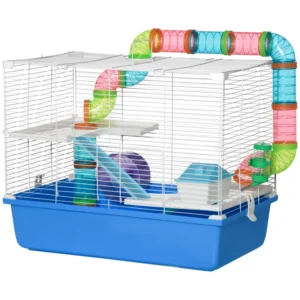 Cage pour petits animaux en acier à 3 étages remplie de jouets, comprend roue d’exercice, bouteille d’eau, gamelle de nourriture.