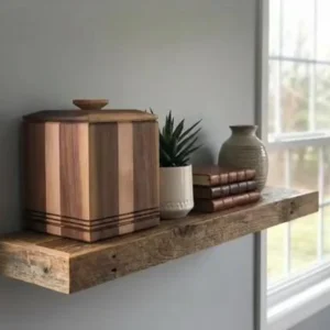Urnes commémoratives fabriquées à la main. Bois, érable et noyer