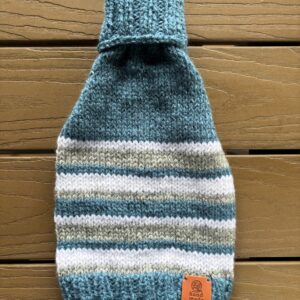 Chandail tricoté à la main pour chien et chat  / Hand‑Knitted Sweater for Dogs and Cats