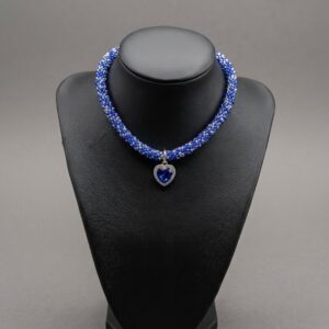Le collier « Reine de cœur »    /    Queen of Hearts Necklace