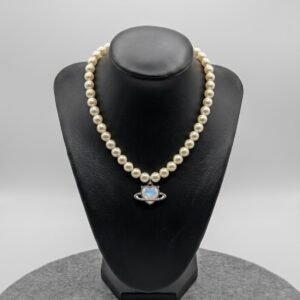 Le Collier de l’Étoile               /                The Celestial Star