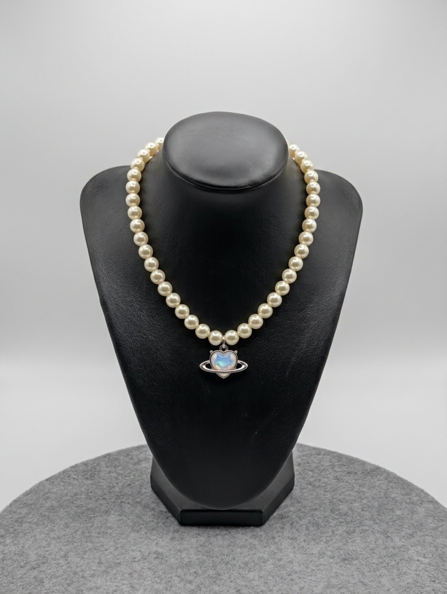 Le Collier de l’Étoile / The Celestial Star