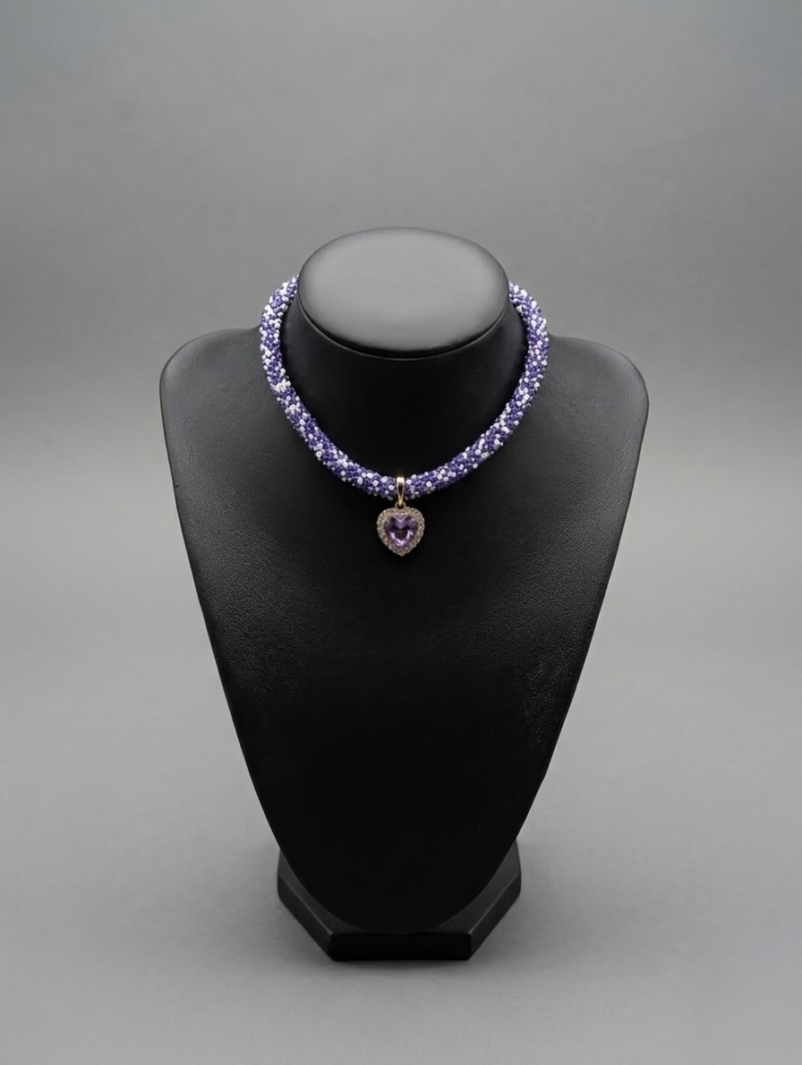 Le collier « Reine de cœur » / Queen of Hearts Necklace – Image 4