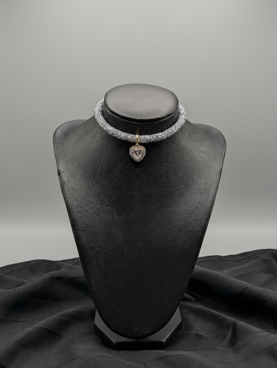 Le collier « Reine de cœur » / Queen of Hearts Necklace – Image 2