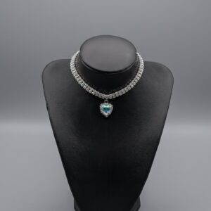 Collier « Cœur de l’océan »      /    Heart of the Ocean Necklace